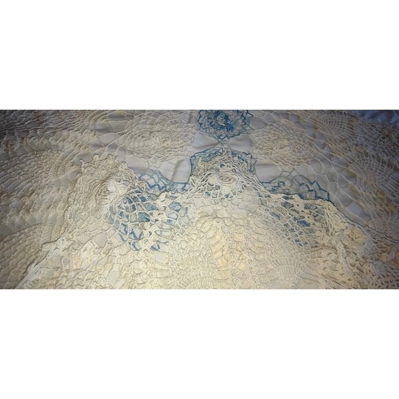 XLarge 26" Vintage Hand Crocheted Centerpiece Doily Blue White Ombre 3D - Picture 9 of 10
